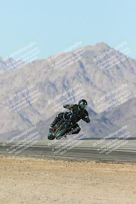 media/Dec-01-2025-Moto Forza (Mon) [[2daa91e15f]]/2-Intermediate Group/Session 4 Turn 9/